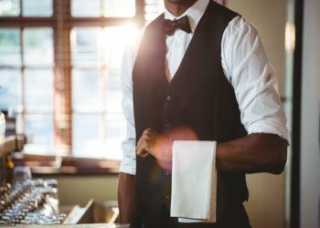 Жаңы жылдан баштап кафе-ресторандар тейлөө үчүн акы албайт