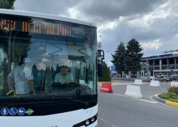 Аэропортко каттаган автобус түнкүсүн да жүрөт