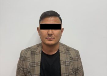 Ташиев менен байланышы бар экенин айтып, 200 миң доллар талап кылган шектүүлөр кармалды