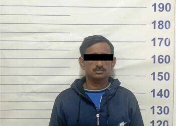 Бишкекте чет элдик жаран автобустагы жоругу үчүн кармалды