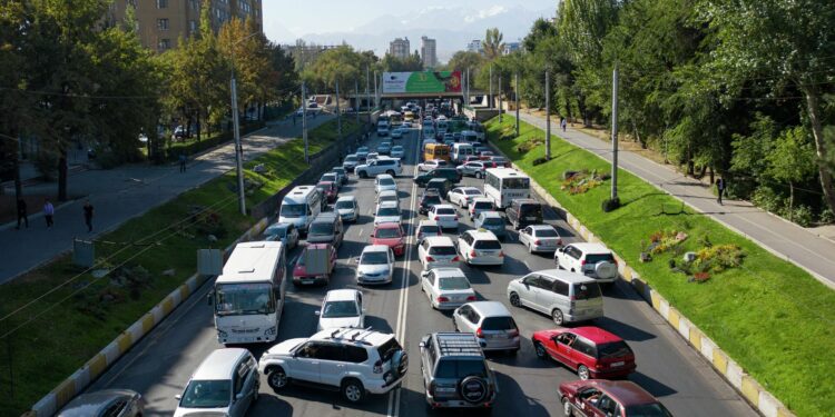 Бишкекте «Тез жардамга» жол бербеген айдоочуларга жалпы 140 миң сом айып пул салынды