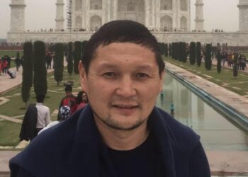 Сыймык Жапыкеев суракка кирип бара  жаткандагы видео тарады