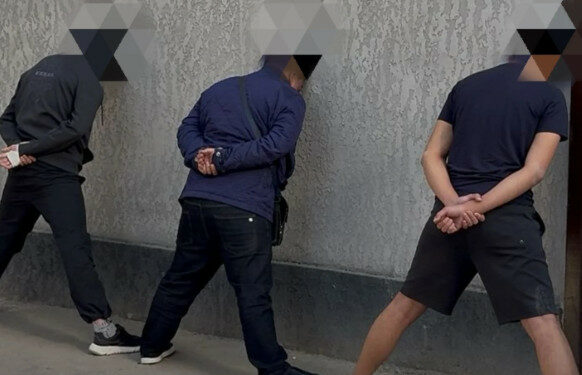 Манаста таш атышып мушташкан топ балдар кармалды