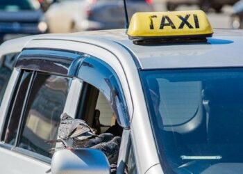 1-декабрдан оң рулдуу унаалар менен такси кызматын көрсөтүүгө тыюу салынат