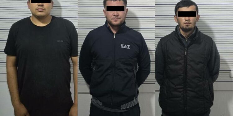 Орусияда мекендештерин коркутуп акча талап кылгандар Жалал-Абаддан кармалды