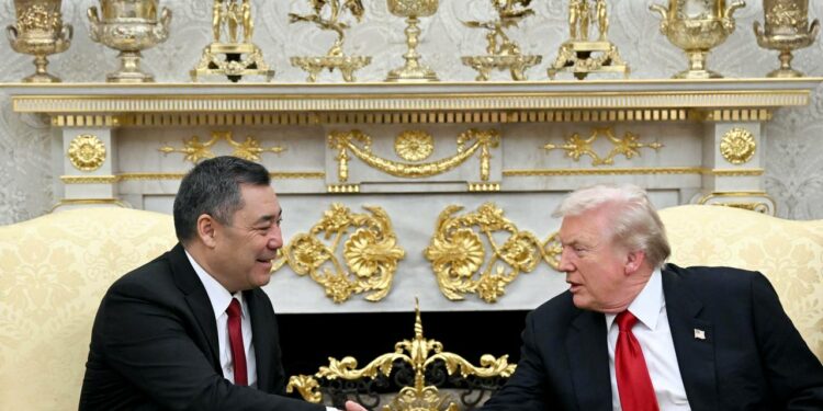 Садыр Жапаровдун Дональд Трамп менен жолугушуусу болду