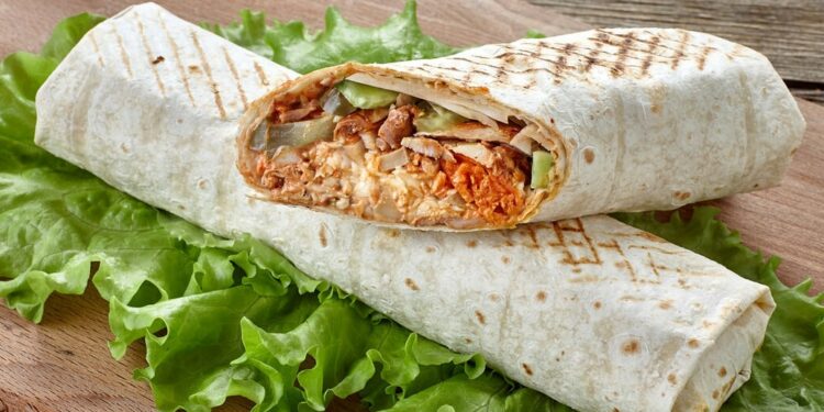 Бишкекте жеке мектепте шаурмага уулангандардын жалпы саны 84 адамга жетти