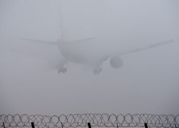 Министрлер кабинетинин төрагасы: «Учактар туманда да учуп-коно тургандай кылып шарт түзүп беришибиз керек»