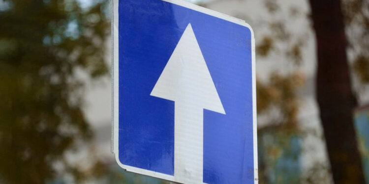 Бишкектин Киев жана Токтогул көчөлөрүндө бир тараптуу жол кыймылы киргизилет