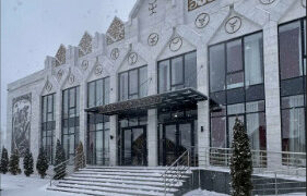 Министрлик Манас театрындагы кырдаалды иликтөө үчүн комиссия түздү