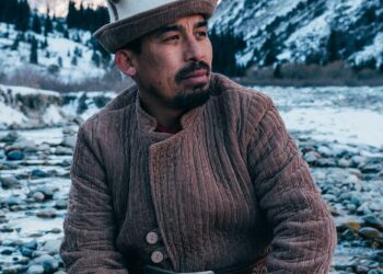 Рыспай Исаков: «Манас дүйнөсүнө сөз тийгизгенибиз үчүн кечирим сурайм»