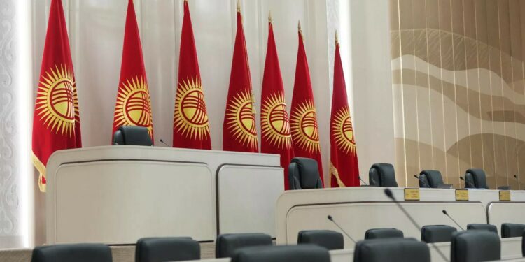 Жогорку Кеңешке кимдер депутат болот? БШК бекиткендердин тизмеси