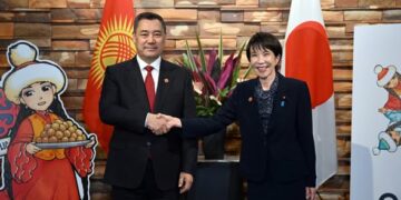 Садыр Жапаров Япониянын премьер-министри менен сүйлөшүүлөрдү жүргүздү