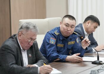 Токтогулда кыштоодо калып калган мал караган балдарга 50 атчан жиберилди