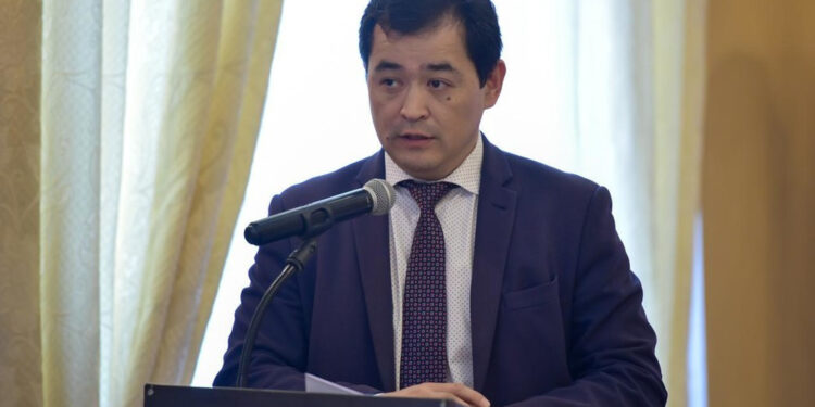 Эркин Чечейбаев саламаттык сактоо министри кызматынан бошотулду