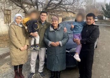 Түркияда кармалган мугалим Кыргызстанга келди