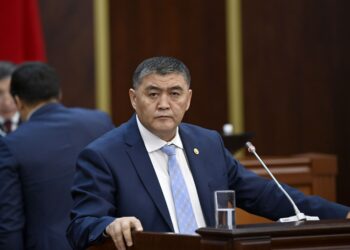 «Тамагым кекиртегиме тыгылып». Камчыбек Ташиев коррупционерлер тууралуу