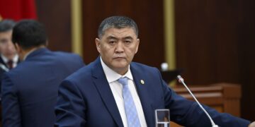 «Тамагым кекиртегиме тыгылып». Камчыбек Ташиев коррупционерлер тууралуу