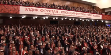 Курултайга келгендердин дээрлик баары шайлоого катыштым деп кол көтөргөн. Жапаров 71и алдаганын айтты