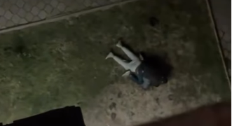 «Жерде жаткан жаранды сабап жатат» деген видеодон кийин 4 жигит кармалды