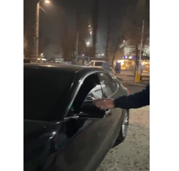 Бишкекте «тапшырмада жүргөнүн» айткан айдоочуга айып салынды (видео)