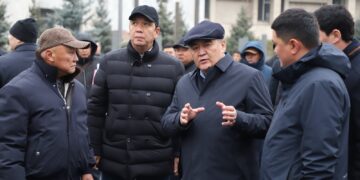 Ташиев ЦУМдун жанында курулуп жаткан имараттын 3-кабатын буздурууну тапшырды