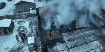 Бишкекте унаа оңдоочу жайда өрт чыкты