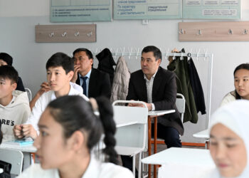 Садыр Жапаров: «10-11 класстык билим берүү өзүнүн тарыхый миссиясын аткарып бүттү»