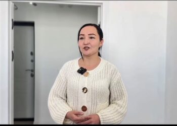 «Жылдын мыкты мугалими» аталган Элзат Асановага батир берилди