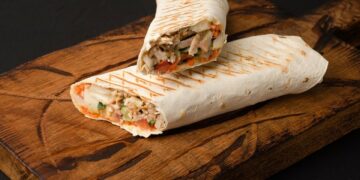 Бишкекте 23 адам шаурмага ууланды