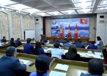 Жогорку Кеңещтин комитети жаңы гимндин долбоорлорун колдогон жок