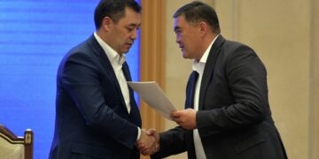 «Бир мөөнөт өзү, бир мөөнөт жакын досу отурат» деген макулдашуу болгонбу? Садыр Жапаровдун жообу