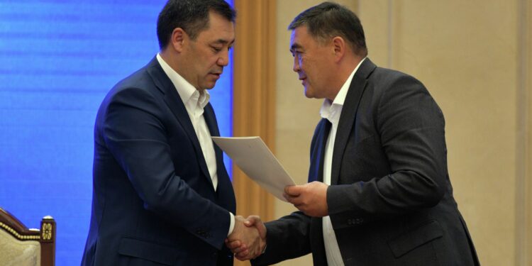 «Бир мөөнөт өзү, бир мөөнөт жакын досу отурат» деген макулдашуу болгонбу? Садыр Жапаровдун жообу