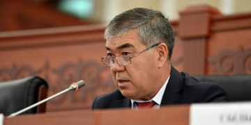 Депутат Кундузбек Сулаймановдун ыйгарым укуктары мөөнөтүнөн мурда токтотулду