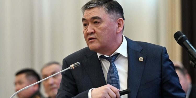 Камчыбек Ташиев чет өлкөгө убактылуу чыгып кетти