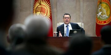 Жапаров менен Ташиев тил табыша албай калса, анда эл экиге бөлүнөбү? Өлкө башчысынын жообу