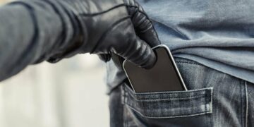 Бишкекте iPhone 17 Pro Max телефонун уурдоого шектелген жаран кармалды