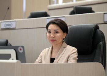 Депутат Сурабалдиева: «Саясий өзгөрүү болобу, кайсы бир чечимдер кайра каралабы?»