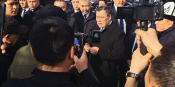 Садыр Жапаров Жогорку Кеңештин депутаттарына кайрылуу жасады