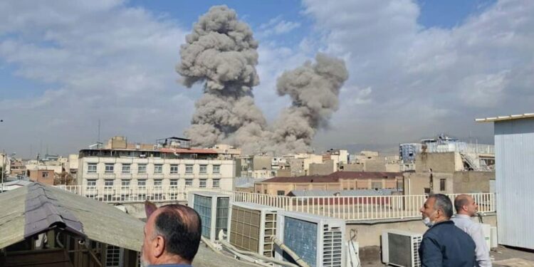 ТИМ Кыргыз жарандарын Жакынкы Чыгыштагы өлкөлөрдөн убактылуу чыгып кетүүгө чакырды