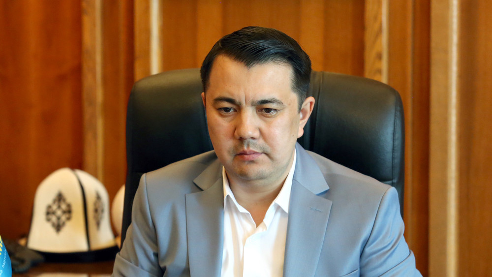 Мандатын тапшырат делген депутаттар тууралуу төрага Маматалиев үн катты