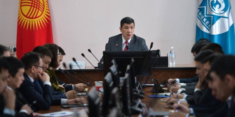 «Орто-Сай» базарын текшерүүнүн жыйынтыгы боюнча аким кызматтан бошотулду