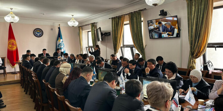 Бишкектин мэри: «Сүрөтчүлөр үйү» мыйзамга ылайык каралганга чейин кадимки режимде иштей берет»