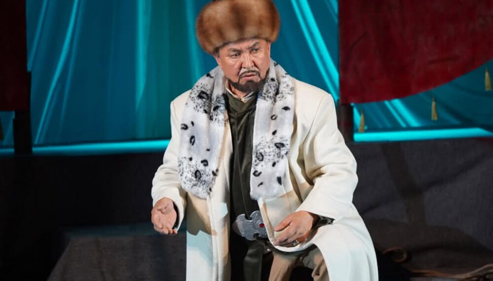 Кыргыз Республикасынын эл артисти Абдыкалык Акматов 71 жашында оорудан улам дүйнөдөн кайтты. Некролог