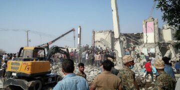 Иранда АКШ менен Израилдин соккусунан улам кыздар мектебинде 150дөй адам набыт болду