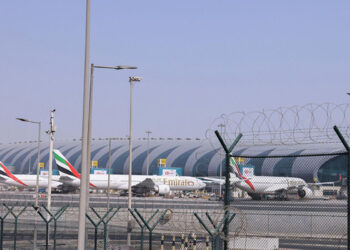Дубай аэропорту Жакынкы Чыгыштагы согуш башталгандан бери алгачкы жүргүнчү учактарын жөнөттү