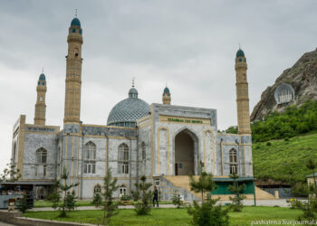 Ош шаарында айт намазы мечиттерде окулат