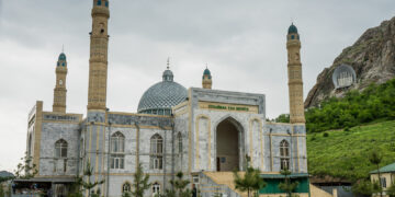 Ош шаарында айт намазы мечиттерде окулат