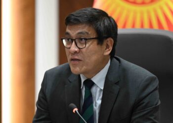 Байсаловдун кызматтан кетери тууралуу кептер төгүнгө чыгарылды