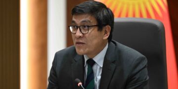 Байсаловдун кызматтан кетери тууралуу кептер төгүнгө чыгарылды